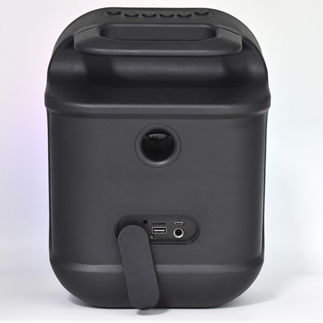 مكبر صوت بإضاءة ليد